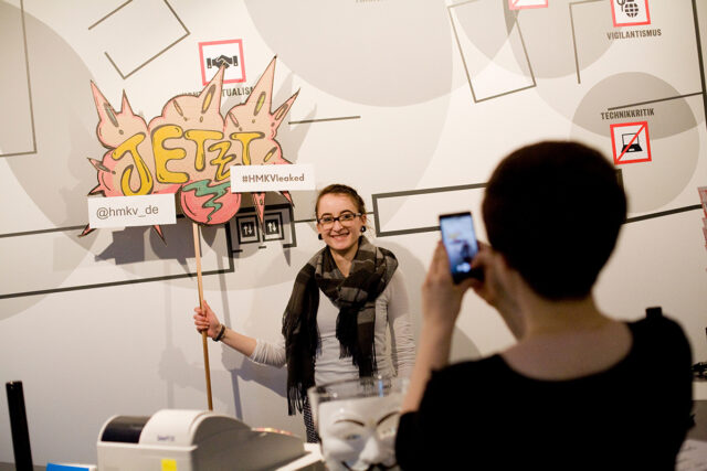 Whistleblowers & Vigilantes. Figures of Digital Resistance