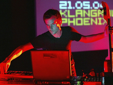 1529 1 2004 Klangraum Phoenix