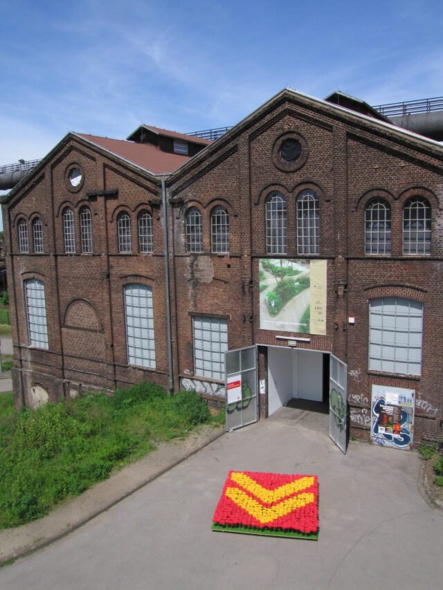 Verstreute Momente der Konzentration. Urbane und digitale Räume