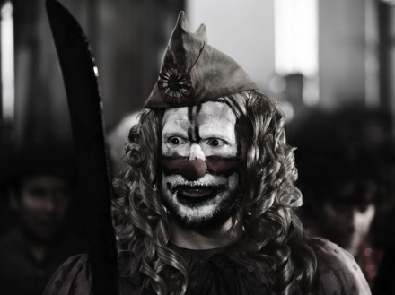 6646 1 2014 CLOWNS Film Mad Circus