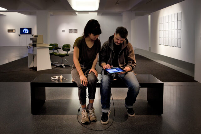 „www.ddai.de“ von Brendan Howell in der Ausstellung „(Artificial Intelligence) Digitale Demenz“ 14.11.2015 - 06.03.2016 im HMKV (Hartware MedienKunstVerein) im Dortmunder U