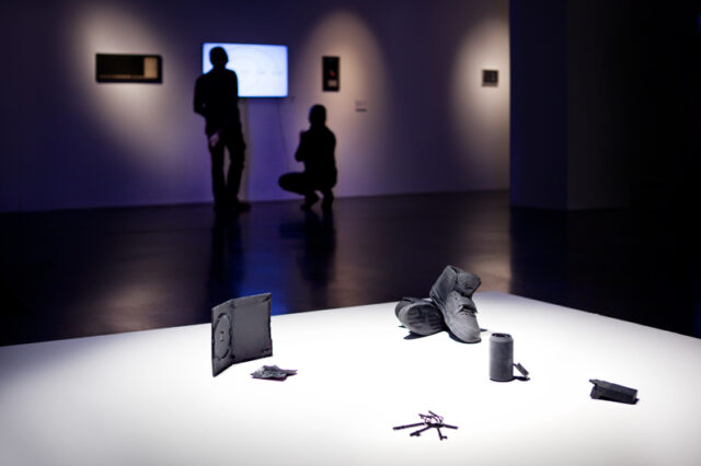 „Random Darknet Shopper - The Bot´s Collection“ von !Mediengruppe Bitnik in der Ausstellung „(Artificial Intelligence) Digitale Demenz“ 14.11.2015 - 06.03.2016 im HMKV (Hartware MedienKunstVerein) im Dortmunder U