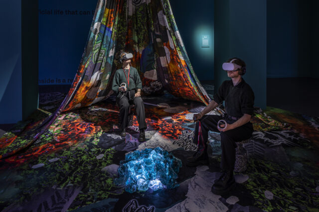 Jana Kerima Stolzer & Lex Rütten –  We grow, grow and grow, we‘re gonna be alright and this is our show